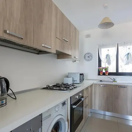 Modern With Terrace And Great Views Mellieħa