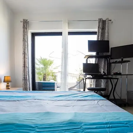 Modern With Terrace And Great Views Appartamento Mellieħa